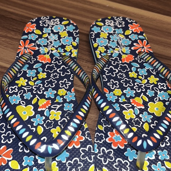 Vera Bradley chandelier garden flip flops size 5 - 6. NWOT - Picture 8 of 11